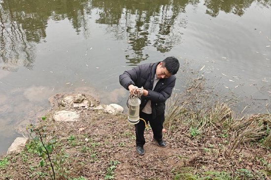大竹生态环境局对饮用水源地进行巡查