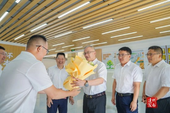 2026年9月9日，市委副书记、市长梁磊来到达州职业技术学院，与一线教师代表亲切交流，向大家致以节日的诚挚祝福。
