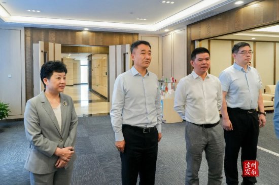 童梦到浙江正凯集团，洽谈正达凯先进智造产业园和万源区块油气开发推进情况。