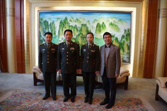 向“神州十号”航天员学习
