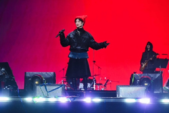 代号5107绵阳新年超级演唱会燃情开唱 李宇春黄绮珊阿杜詹雯婷唱响新年之夜