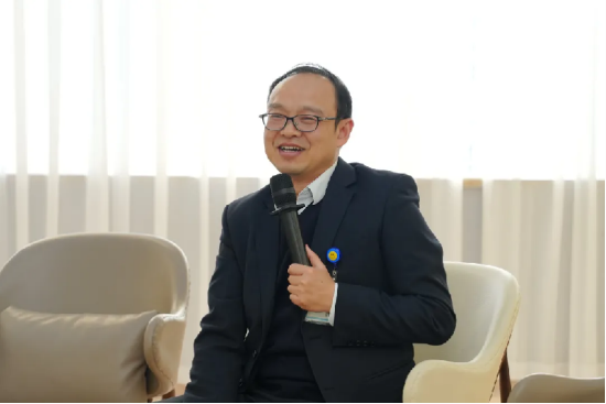 成都安琪儿妇产医院业务副院长 肖兵先生