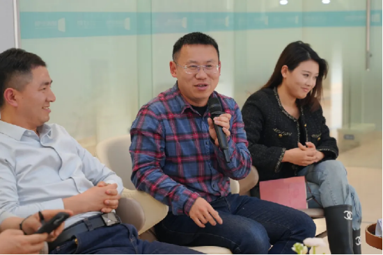 小红书亲子博主@李瑞一家的冒险