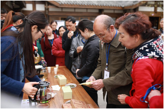 “找茶团”参观三花茶厂，品尝极品雀舌