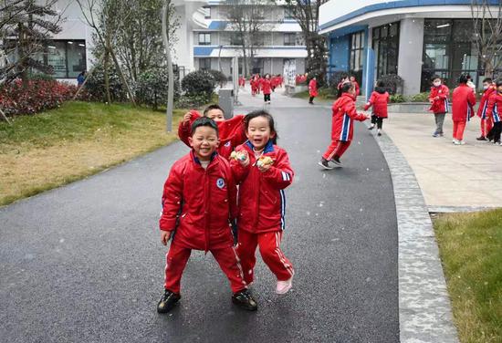 成都市温江区新世纪光华学校