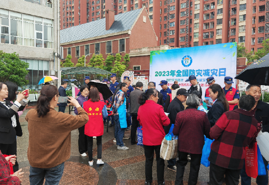 渠縣天星街道濱江社區(qū)開展“5.12”防災減災宣傳進行社區(qū)活動