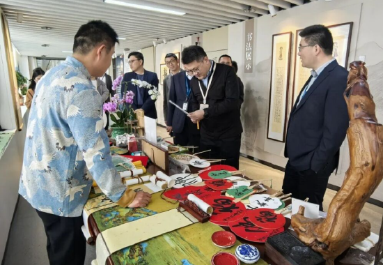 达州在舟山机场开展文旅推荐活动