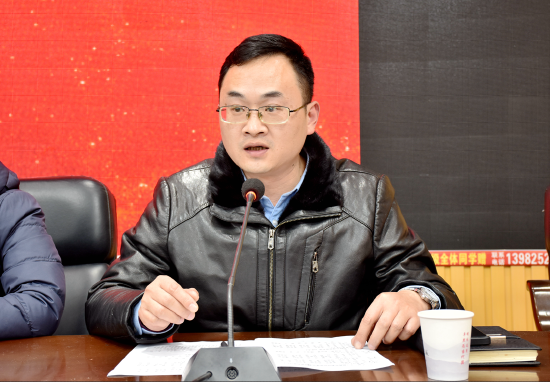 ▲何立志副校长宣读表彰名单