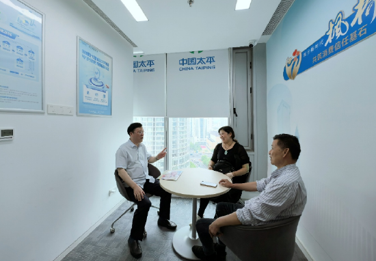 图为：江苏无锡中支枫桥经验调解站