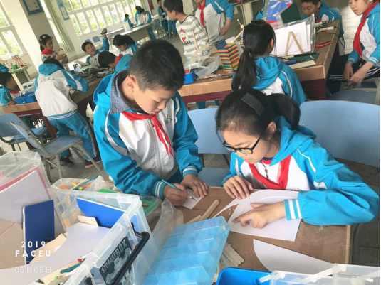　　合作设计我们心中的桥