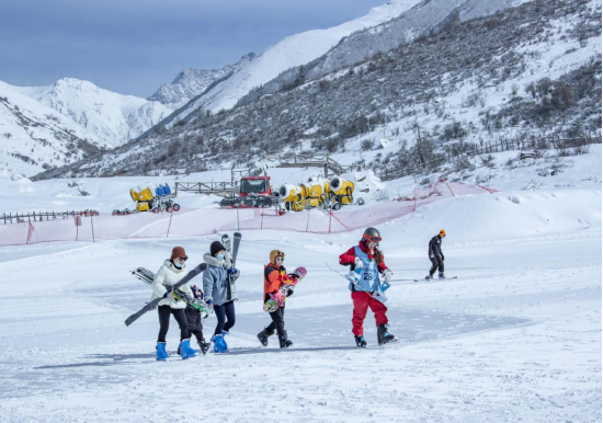 鹧鸪山滑雪场