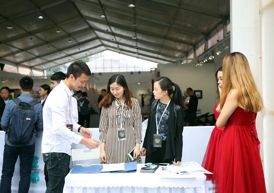 ART CHENGDU 国际当代艺术博览会现场