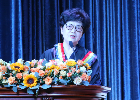执行董事任国芳女士