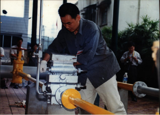 1997年刘辉第一次参加技能大赛操作高级孔板阀