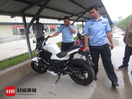 使用伪造车辆合格证办理新车入户的摩托车。