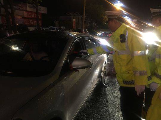 西昌交警3小时查处18起酒驾