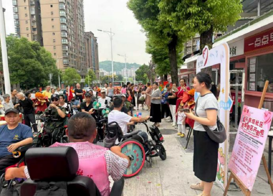 马房坝慈善街区，为居民打造了一处 “家门口的爱心港湾”