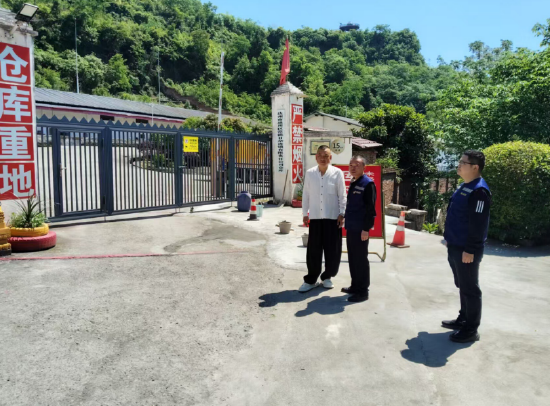 紧盯烟花爆竹全链条 通川筑牢源头安全关