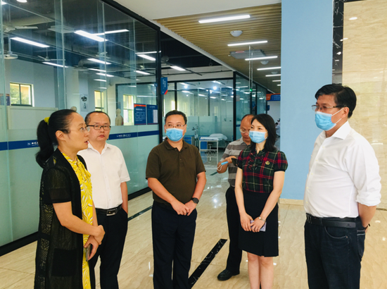 听取稳就业汇报