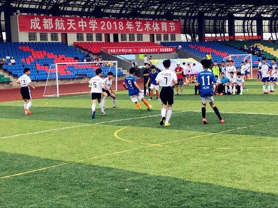 学足球有什么益处吗初中,学足球有什么益处吗初中生