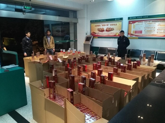 2018年上半年,成都市烟草专卖局共查获涉烟违法案件4996起,涉案卷烟