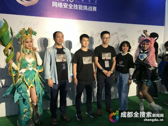 ���۷弫�͡�������Ļ