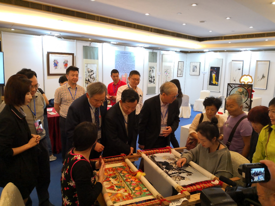 蜀绣展演现场