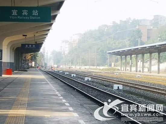 春运期间宜宾站18趟列车。(宜宾新闻网 曾江 摄)