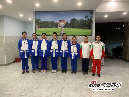 参赛学生合影