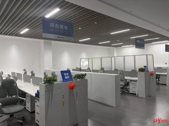 ↑四川元启共生人工智能科技有限公司为即将入驻的OPC准备的工位