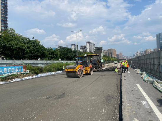 ↑剑南大道至荷韵西路段施工现场
