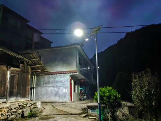 路灯照亮千家万户