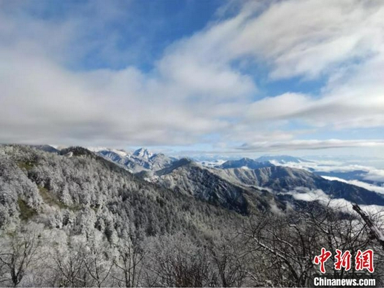 西岭雪山。　成都市文化广电旅游局 供图