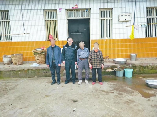 被拐47年 民警帮助86岁老人和女儿找到四川亲人