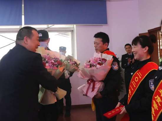  多次受到表彰