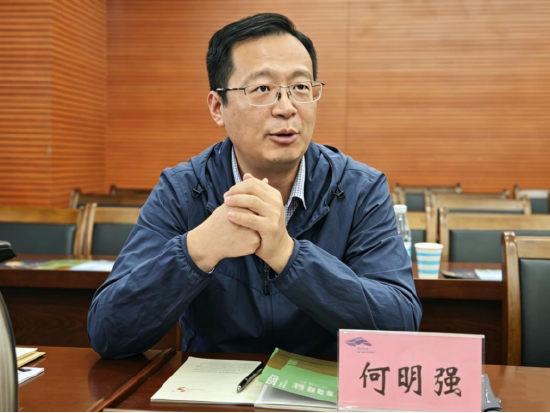 宜宾市商务局副局长 何明强