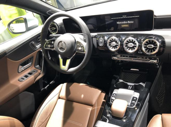 2019法兰克福车展：奔驰A 250 e亮相