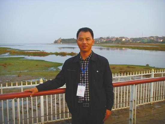许大勇在北戴河参加培训时留影。