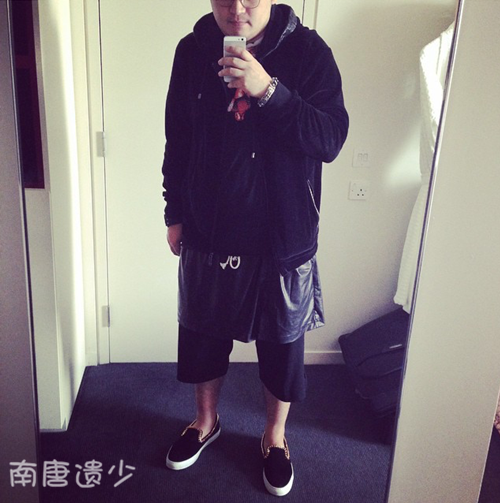 鞠萍儿子近照曝光身形魁梧 现读大三学金融