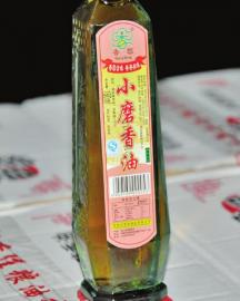 香佳粮油有限公司生产的小磨香油。