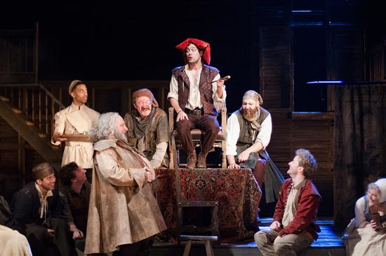 《亨利四世》中，哈尔王子出入三教九流的场所，结交流氓无赖，在市井酒馆中夜夜笙歌