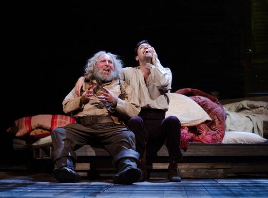 《亨利四世》里，哈尔王子（右）与生活放荡混乱的福斯塔夫混迹在一起