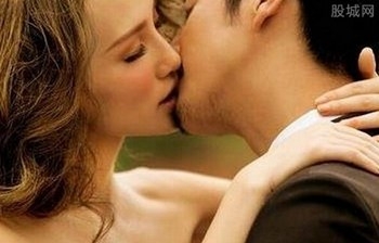 女生 删男友装备被分手  盘点奇葩的分手理由_新