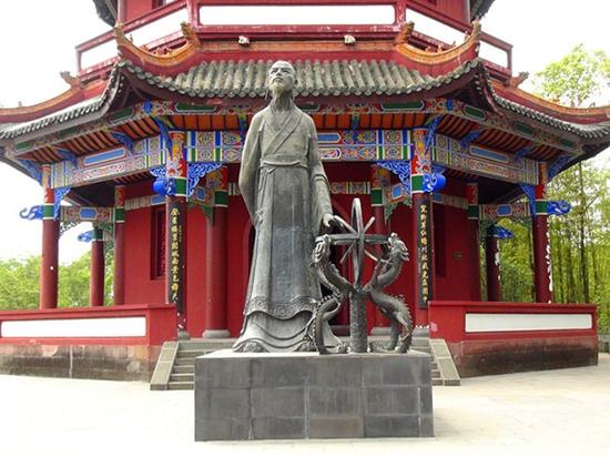 而落下闳的老家——四川省阆中市,被誉为中国春节文化之乡,春节