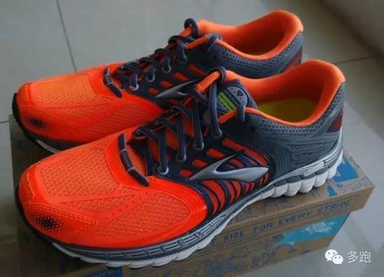 如何选择适合自己的跑鞋?专业测试+针对性选