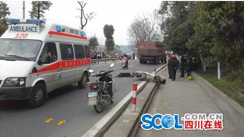 阆中滕王阁附近发生车祸
