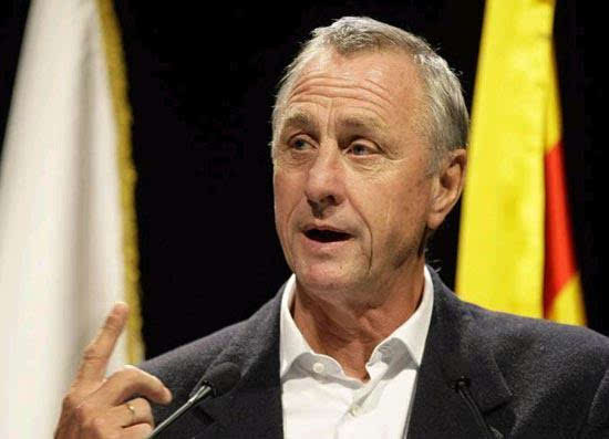 荷兰足坛传奇克鲁伊夫因癌症病逝 享年68岁