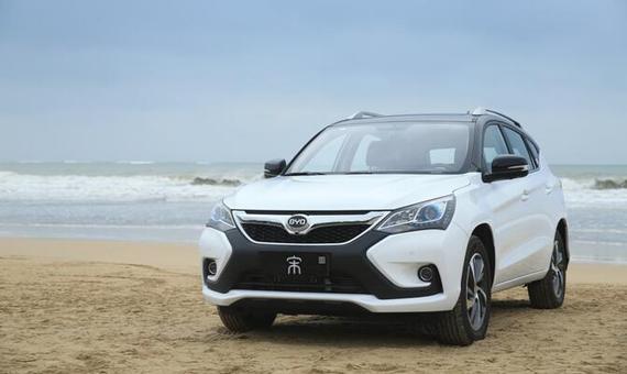 挑战神车 比亚迪宋对比途观和CR-V_成都汽车