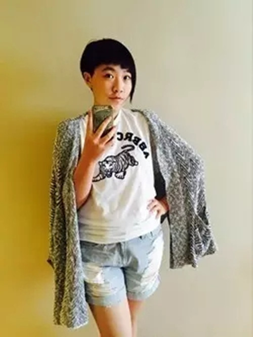 17岁女生文艺霖
