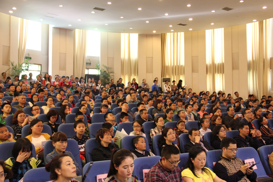 嘉祥小升初面试真题曝光:你知道什么是低头族